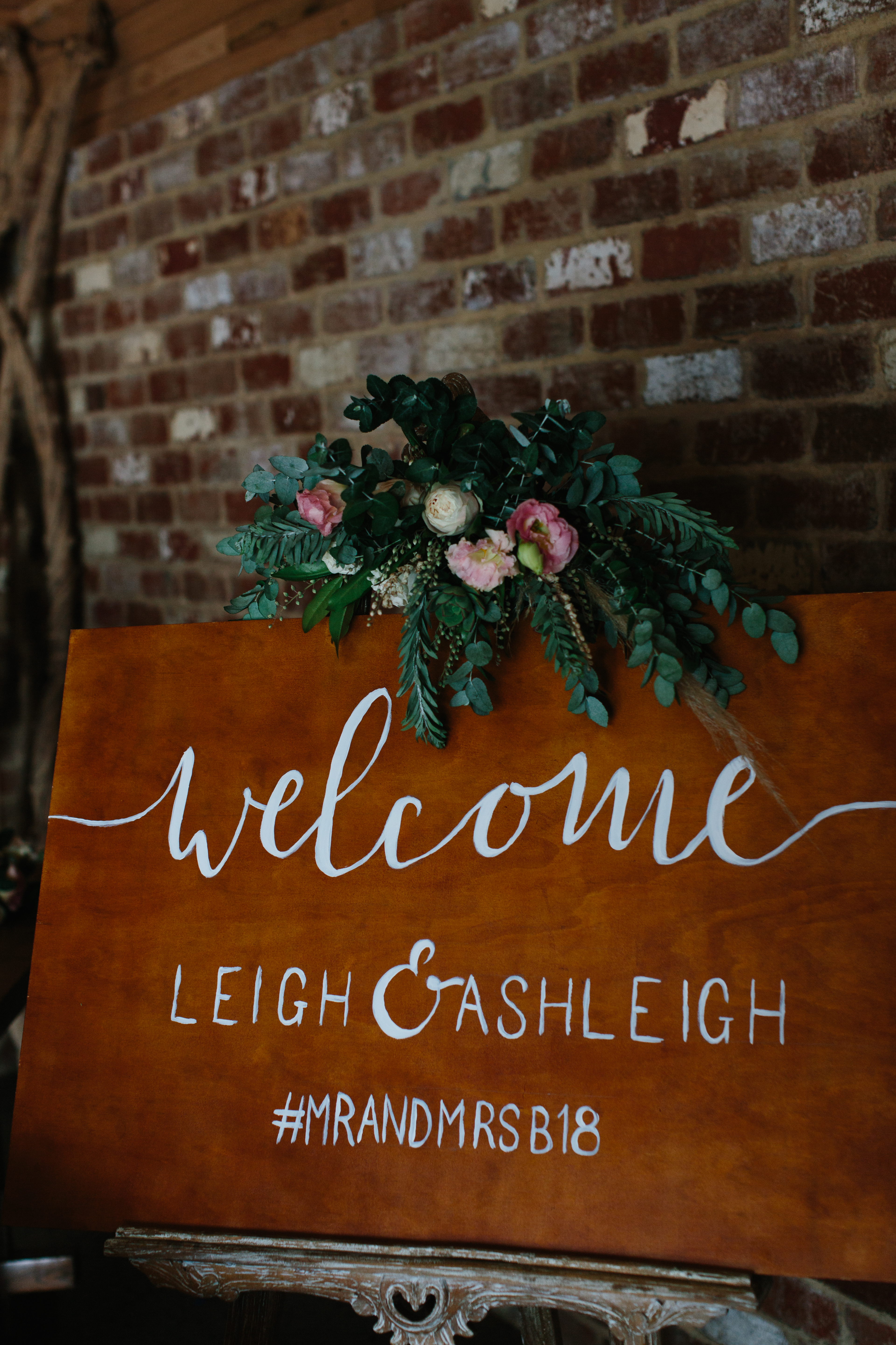 Welcome wedding sign